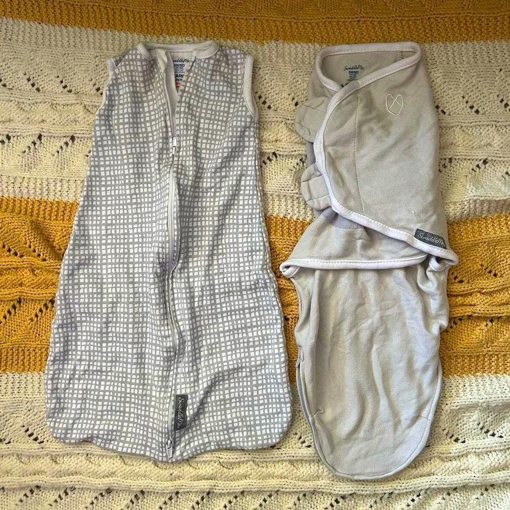 Set of 2 SwaddleMe brand baby swaddles (size S/M or newborn-6months)